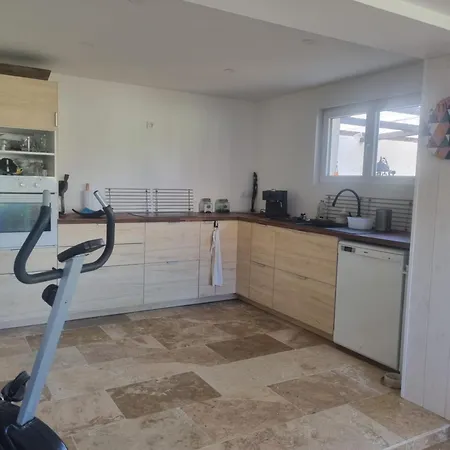 Du Paille En Queue Bergerac