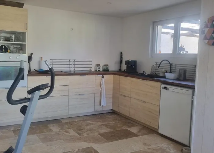 Du Paille En Queue Bergerac