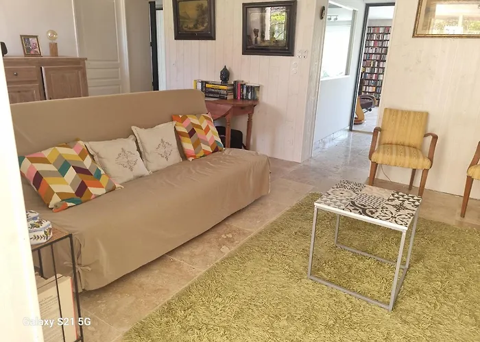 Du Paille En Queue Bergerac